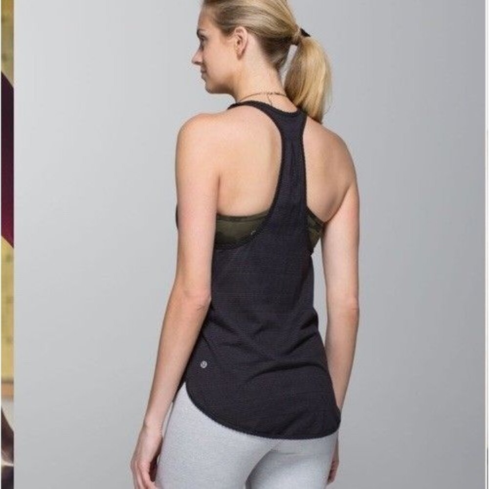 Lululemon 105 F Singlet Black Size 4 Hip Length Tank Top